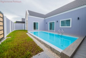 Richendless Pool Villa House In East Pattaya