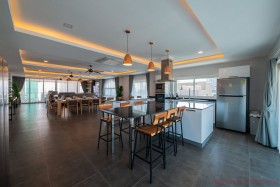 5 Beds Condo For Rent In Pratumnak-Tudor Court