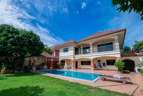 4 Beds House For Sale In East Pattaya - Lakeside Court