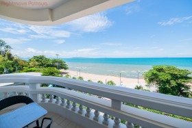 3 Beds Condo For Rent In Pratumnak-Baan Chai Nam