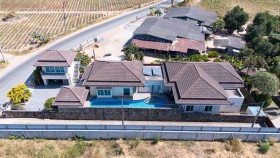 4 Beds House For Sale In East Pattaya - Not In A Village