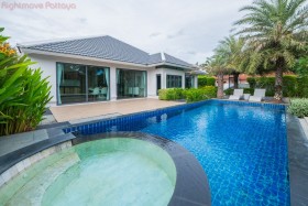 3 Beds House For Sale In East Pattaya - European Thai House