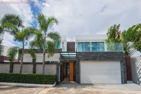 5 Beds House For Sale In East Pattaya - Palm Lakeside Villas