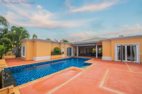 4 Beds House For Rent In East Pattaya - Siam Royal View