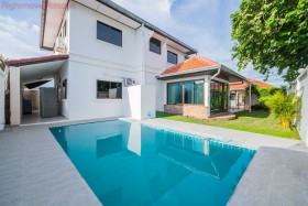 4 Beds House For Sale In East Pattaya-Royal View Village