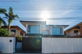 6 Beds House For Sale In Jomtien - Eakmongkol Thepprasit Rd