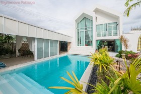 4 Beds House For Sale In East Pattaya-Natheekarn