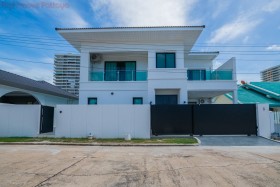 5 Beds House For Sale In Jomtien-Jomtien Condotel