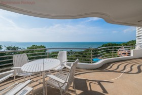 3 Beds Condo For Sale In Pratumnak - Royal Cliff Garden