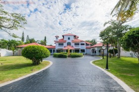 8 Beds House For Sale In East Pattaya-Paradise Villa 1