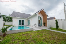 3 Beds House For Rent In East Pattaya - T.W Wanasin Home