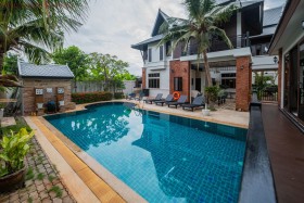 5 Beds House For Rent In Jomtien - Beverley Thai House