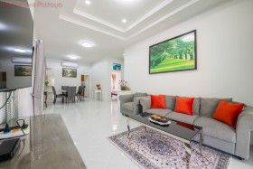 3 Beds House For Rent In Naklua-Baan Chalita 1