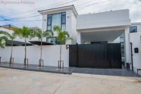 4 Beds House For Sale In Jomtien - Jomtien Condotel