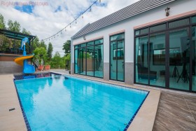 5 Beds House For Sale In Jomtien - Not In A Village