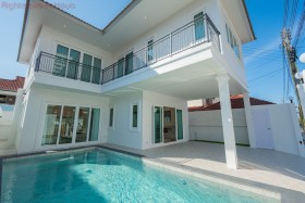 4 Beds House For Sale In Jomtien - Royal Park Village
