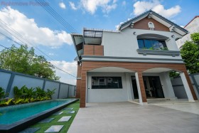 5 Beds House For Sale In East Pattaya - Country Club Villa