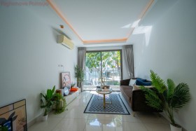 1 Bed Condo For Sale In Jomtien - Laguna Beach Resort 1