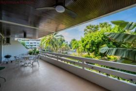 3 Beds Condo For Sale In Jomtien-Grand Condotel