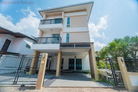 6 Beds House For Sale In Wongamat - Not In A Village