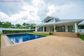 4 Beds House For Sale In East Pattaya-Not In A Village
