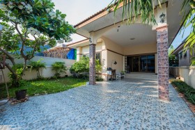 2 Beds House For Sale In East Pattaya-Not In A Village