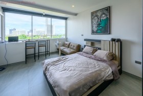 Studio Condo For Rent In Pratumnak - Thepthip Mansion