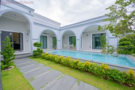 4 Bed House For Sale In East Pattaya - Not In A Village