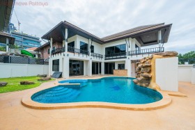 4 Bed House For Rent In Pratumnak - Pratumank Soi 6