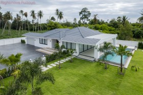 5 Bed House For Sale In Huay Yai - Not In A Village