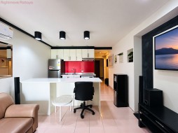 Studio Condo For Sale In Jomtien - Jomtien Beach Condominium ( Rimhad S1,S2 )