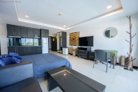 Studio Condo For Sale In Jomtien - Platinum Suites